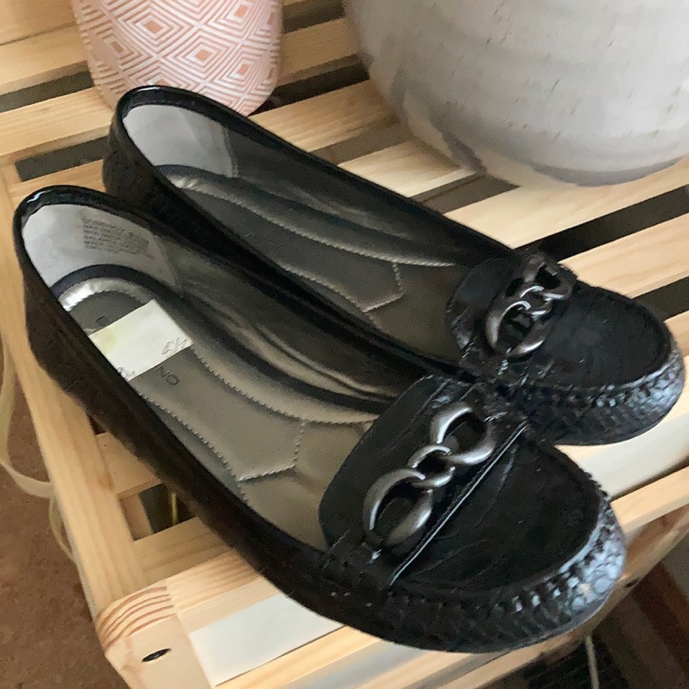 • bandolino • loafers